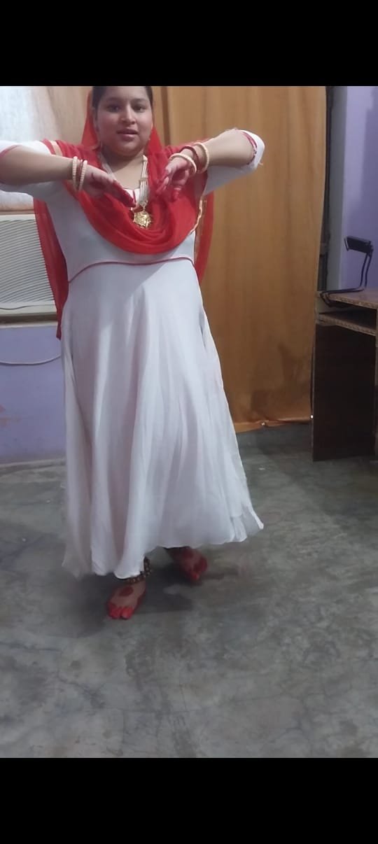 Dancer demonstrating a standing pose